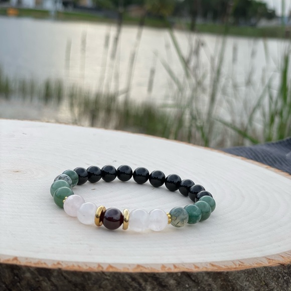 Green Moss Agate Onyx Rose quartz Garnet stretch beaded bracelet. 8 mm stones - Picture 5 of 5